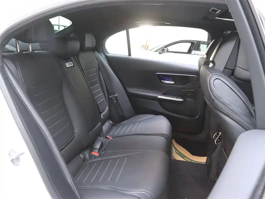 Mercedes-Benz C-Class 2023 — фото 18