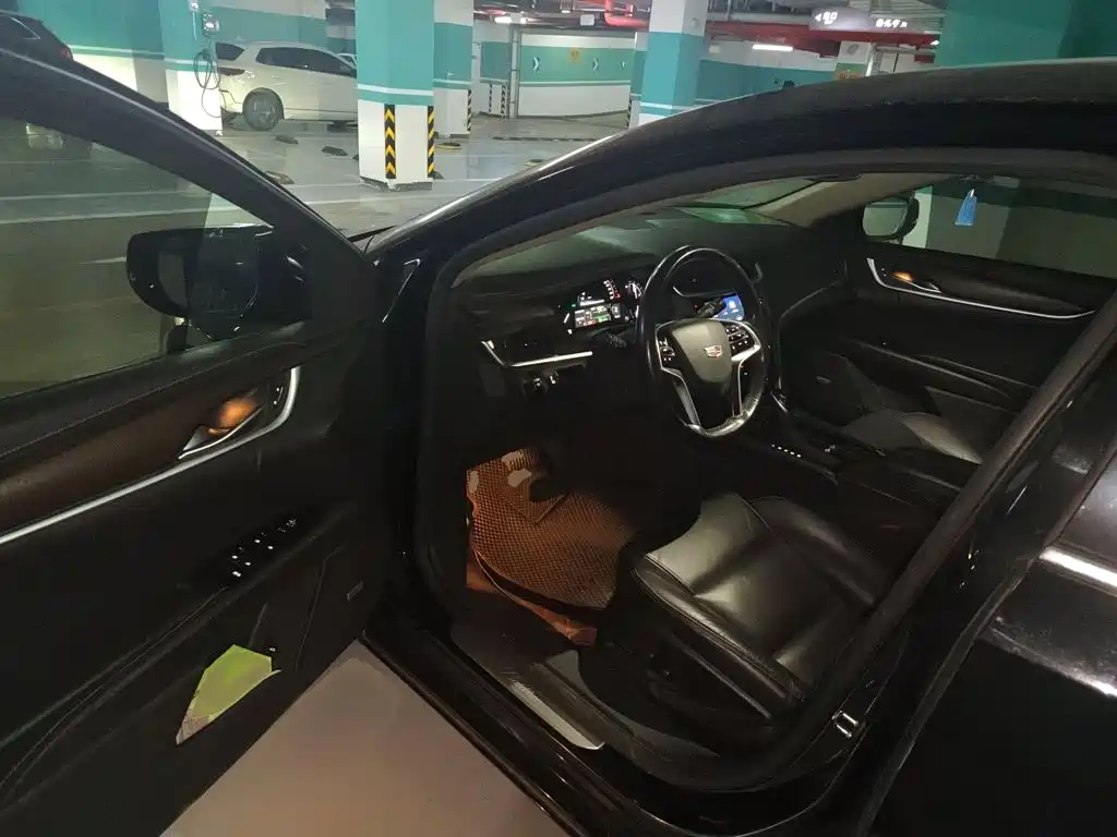 Cadillac XTS 2018 — фото 14