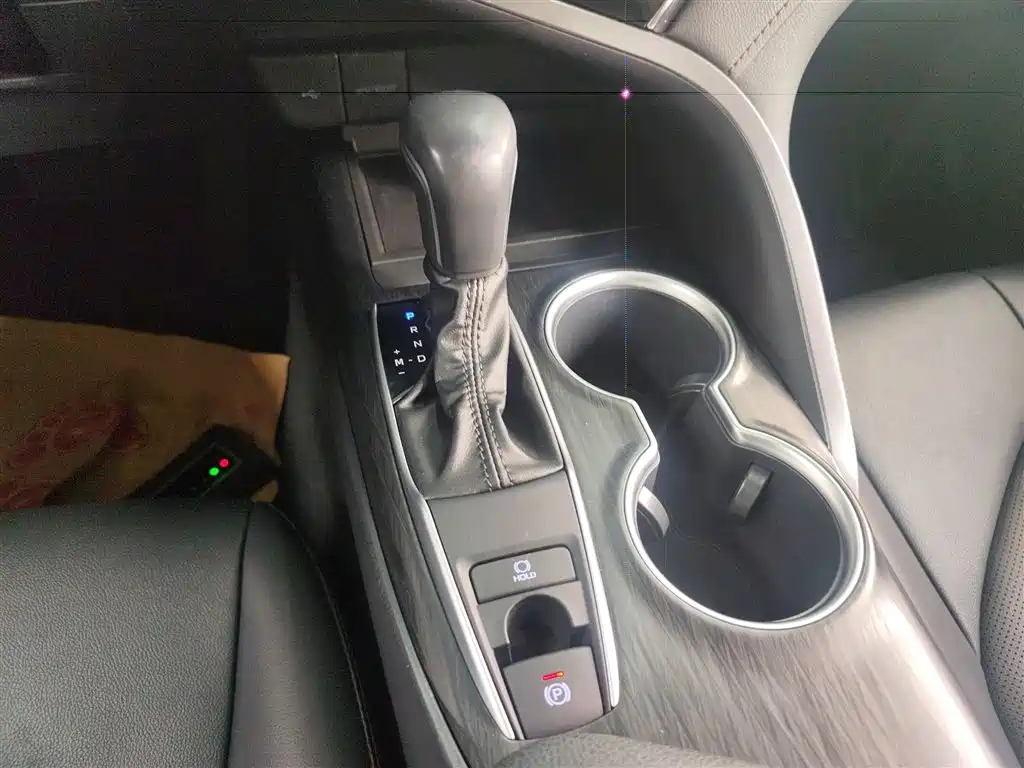 Toyota Camry 2023 — фото 14