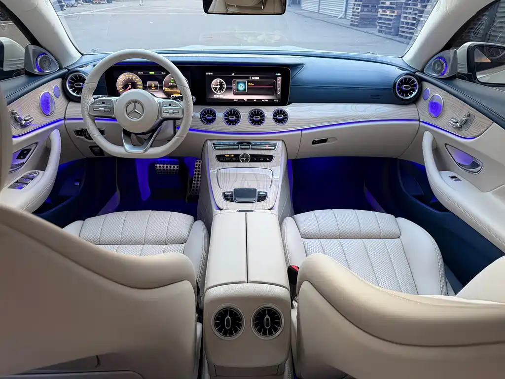 Mercedes-Benz E-Class 2021 — фото 15