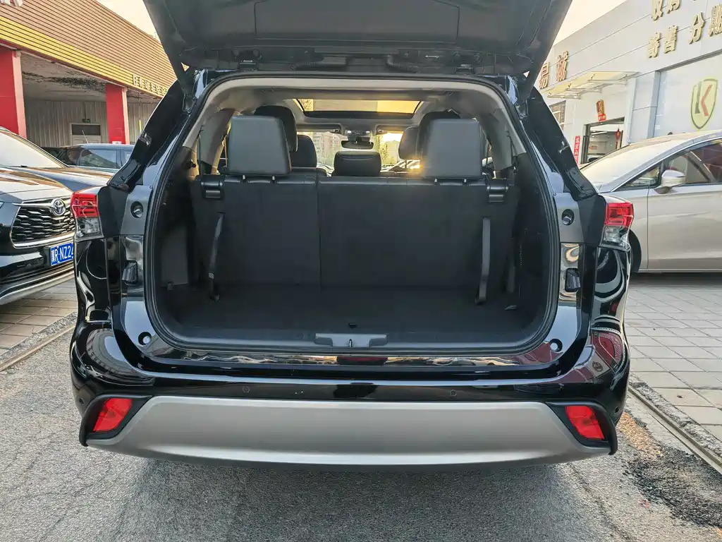 Toyota Highlander 2022 — фото 20