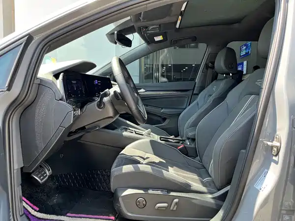 Volkswagen Golf 2024