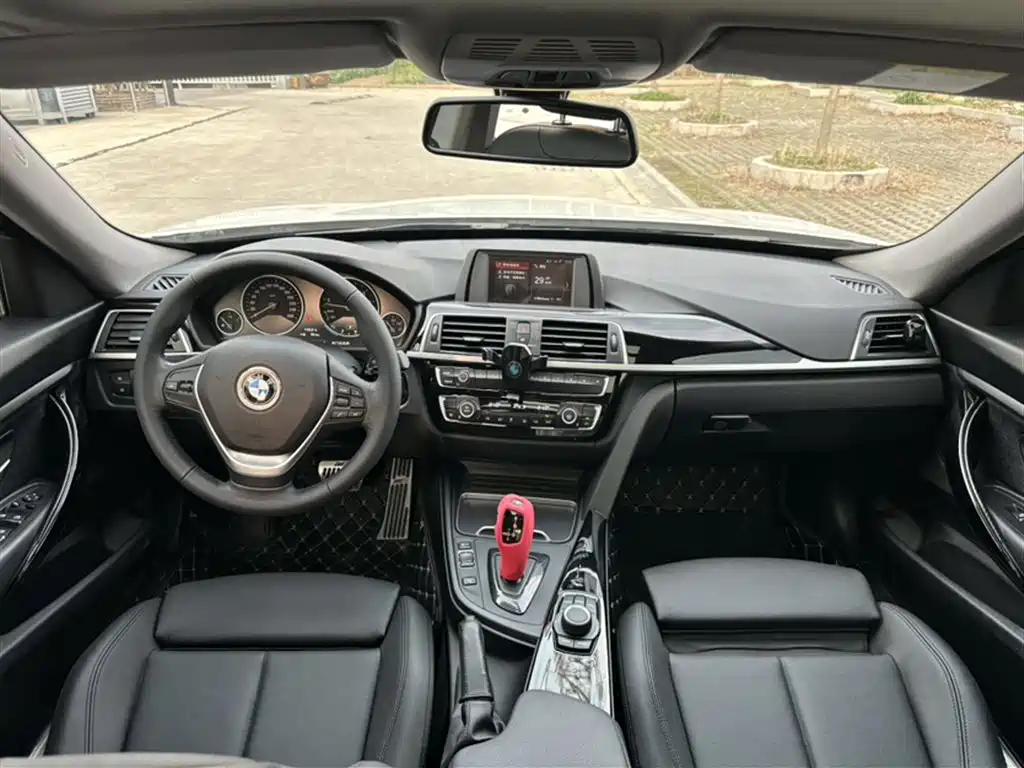 BMW 3 Series GT 2018 — фото 15