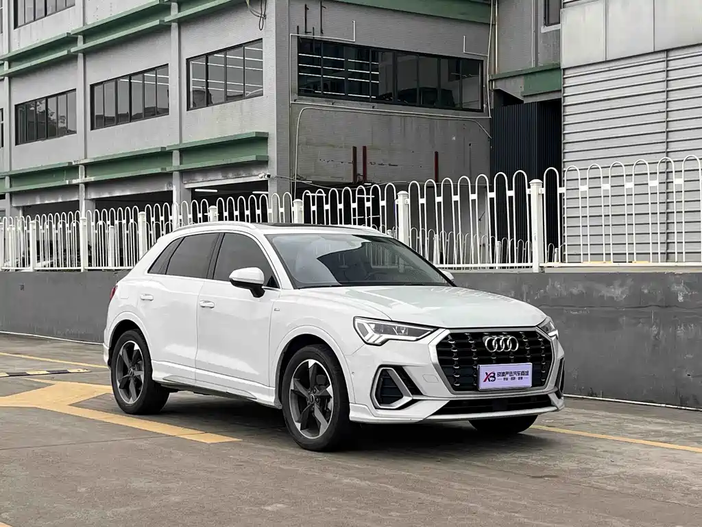 Audi Q3 2022 — фото 3