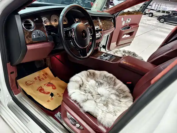 Rolls-Royce Ghost 2010
