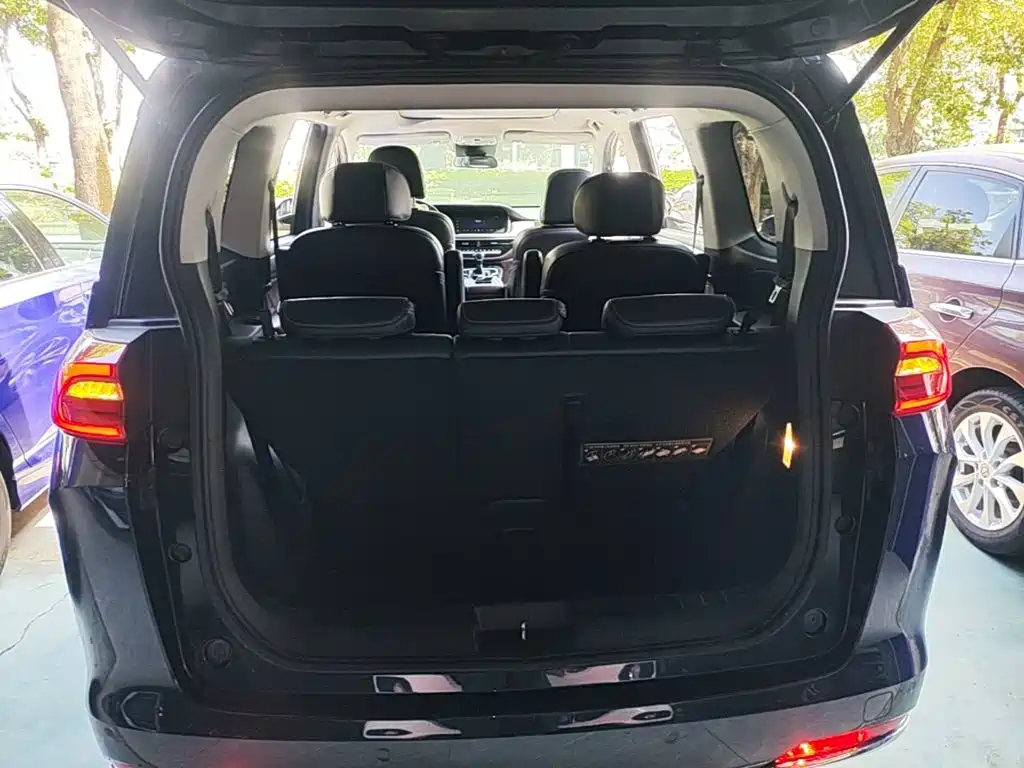GAC Trumpchi M6 2022 — фото 19