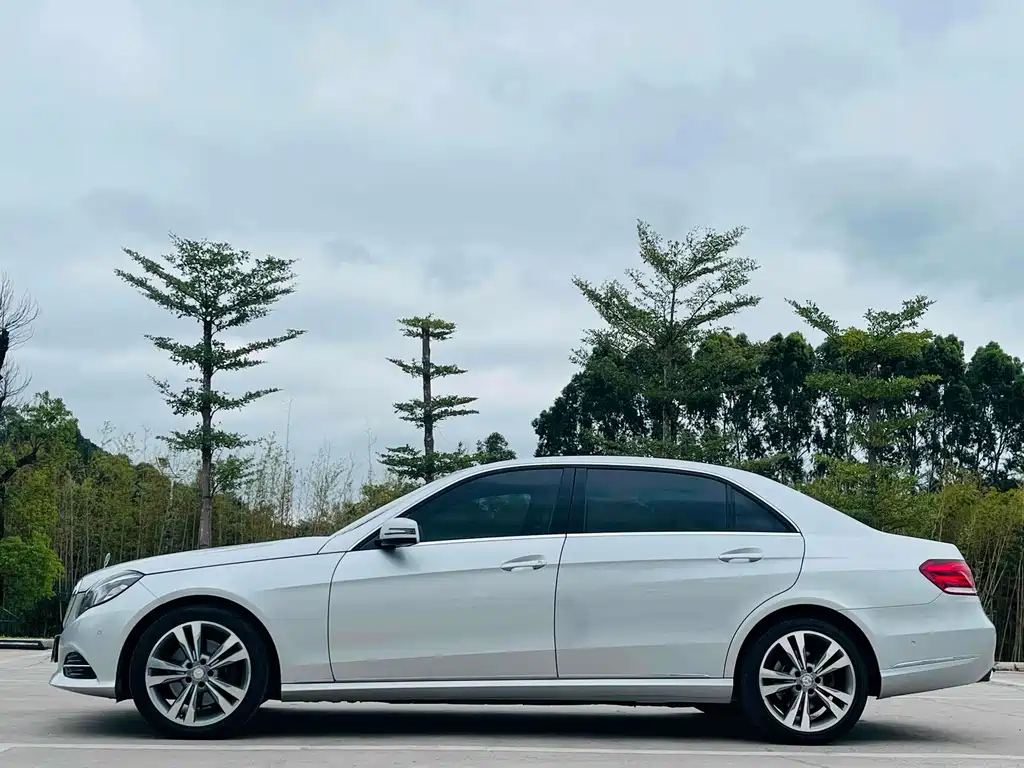 Mercedes-Benz E-Class 2015