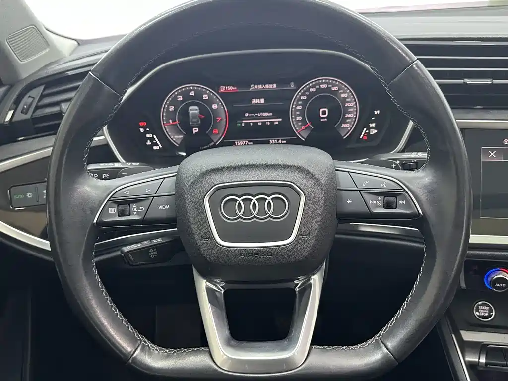 Audi Q3 2023 — фото 12