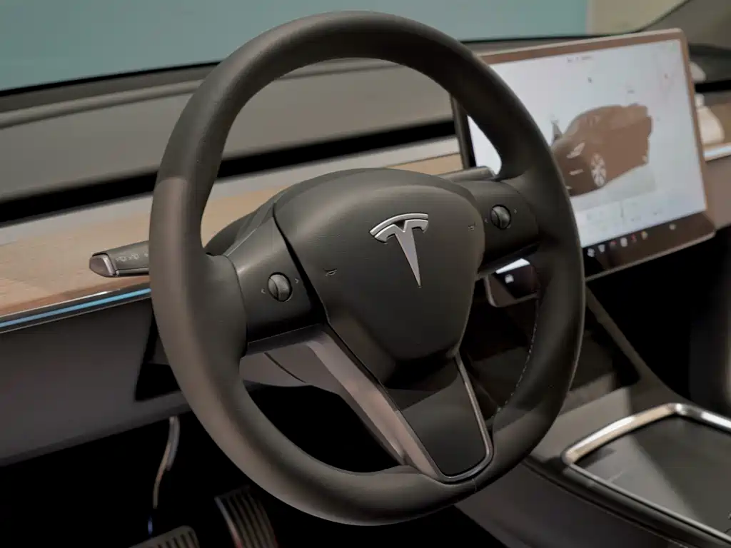 Tesla Model Y 2023 — фото 3
