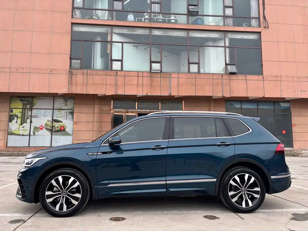 Volkswagen Tiguan L 2022 — фото 2