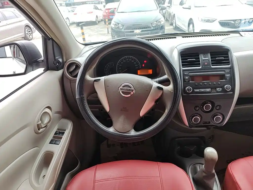 Nissan Sunny 2016 — фото 11