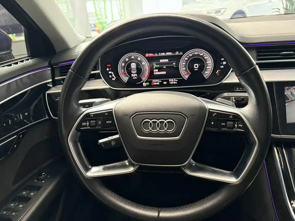 Audi A8 2022 — фото 8