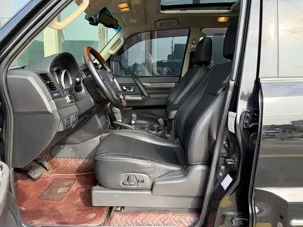 Mitsubishi Pajero 2016