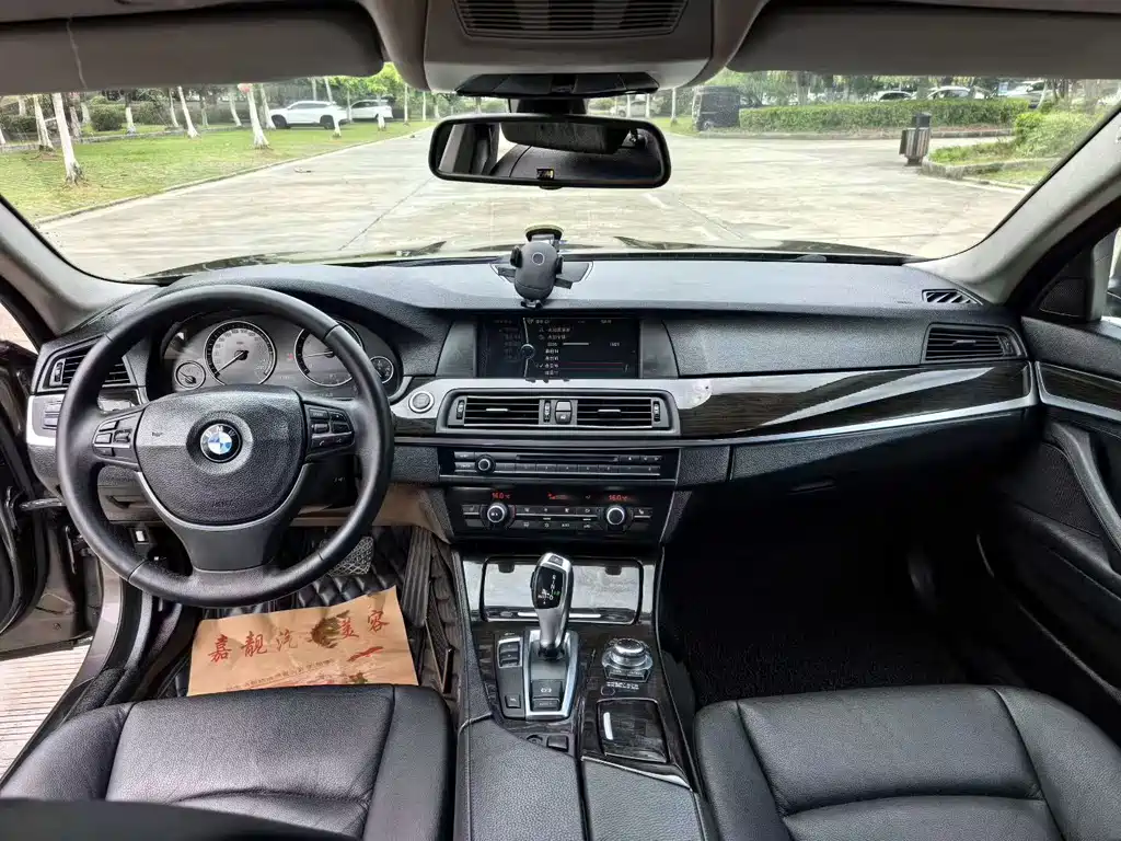 BMW 5 Series 2012 — фото 8