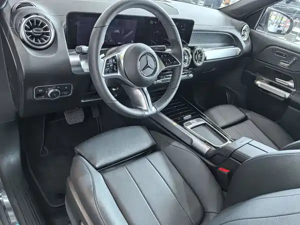 Mercedes-Benz EQB 2024