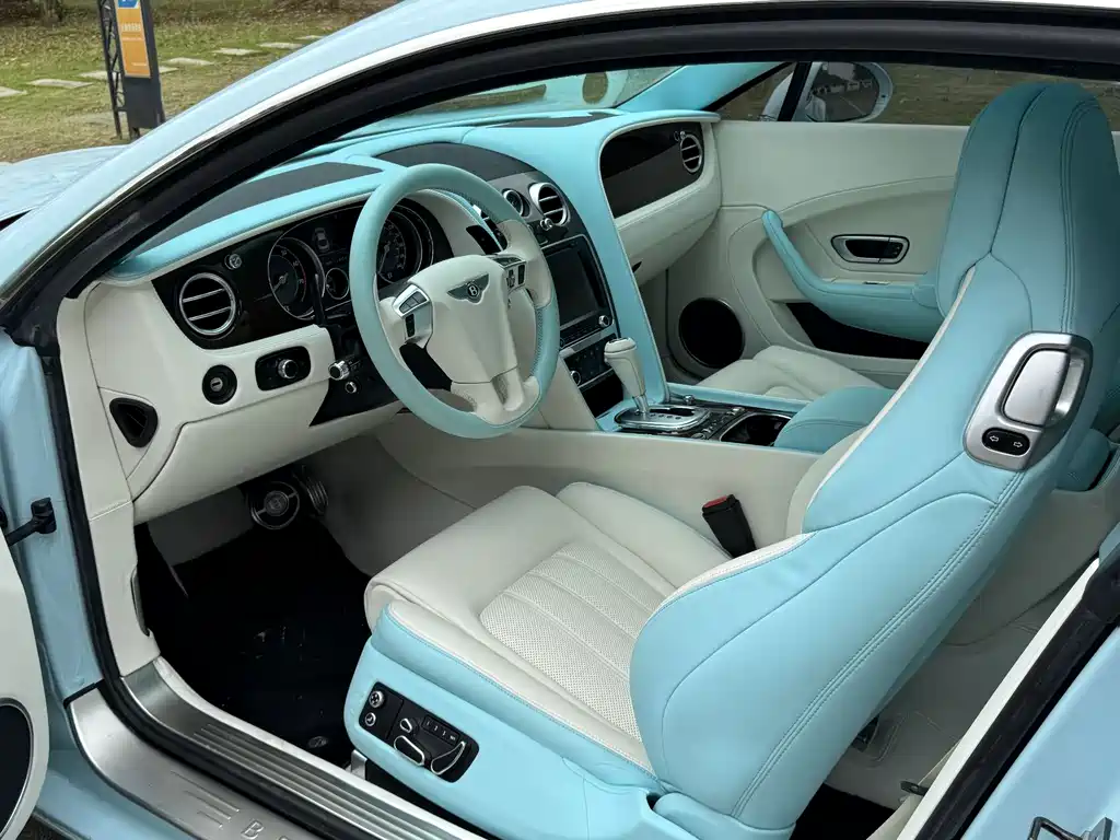 Bentley Continental 2013 — фото 10