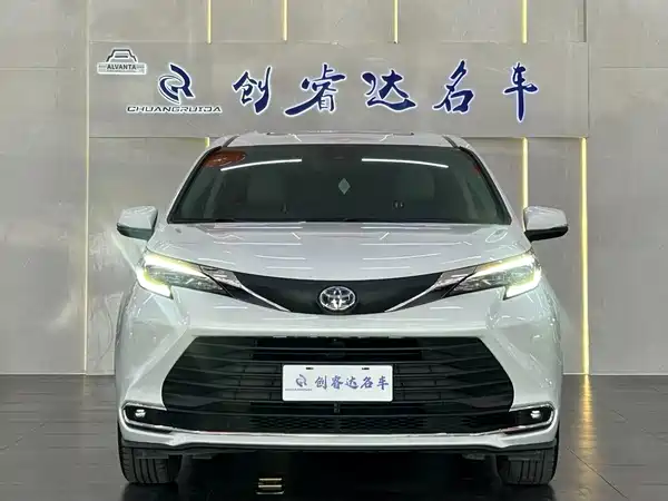 Toyota Sienna 2024