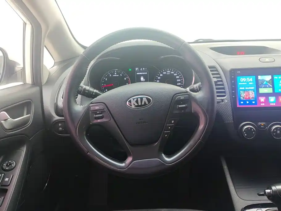 Kia K3 2018 — фото 15