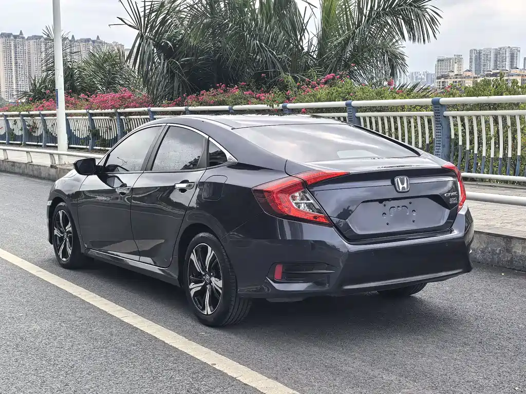 Honda Civic 2016 — фото 6