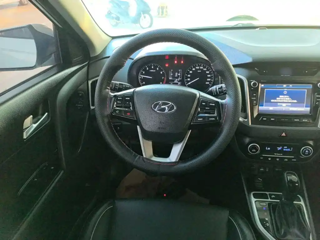 Hyundai ix25 2016 — фото 11