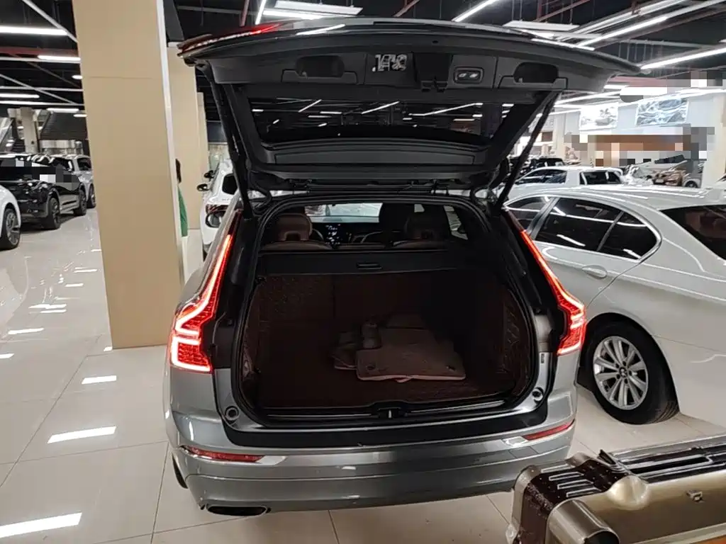 Volvo XC60 2020 — фото 19