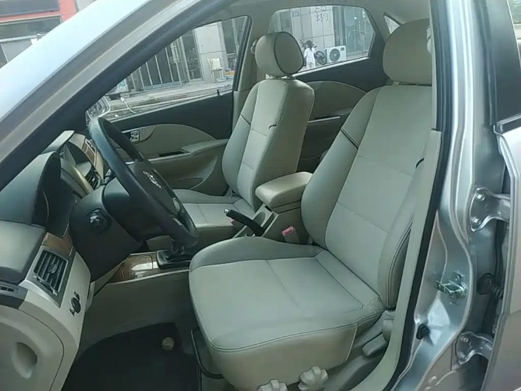 Buick Excelle 2015 — фото 15