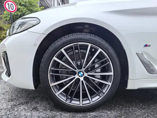 BMW 5 Series 2021