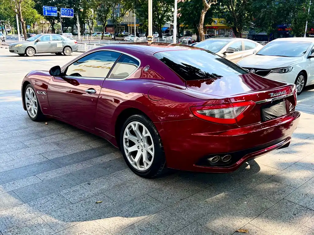 Maserati Granturismo 2015 — фото 9