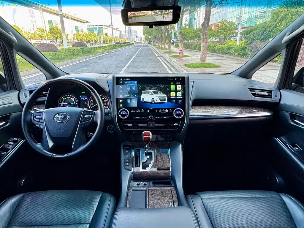 Toyota Alphard 2019 — фото 21