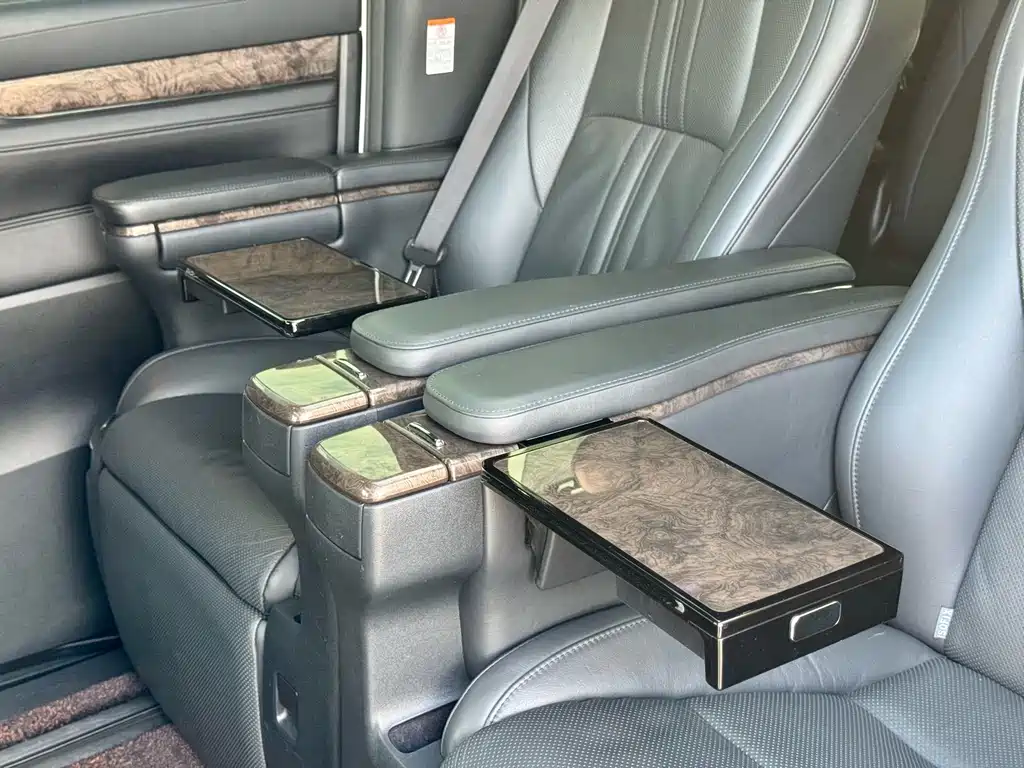Toyota Alphard 2019 — фото 18