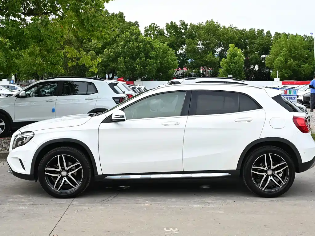 Mercedes-Benz GLA 2015 — фото 2