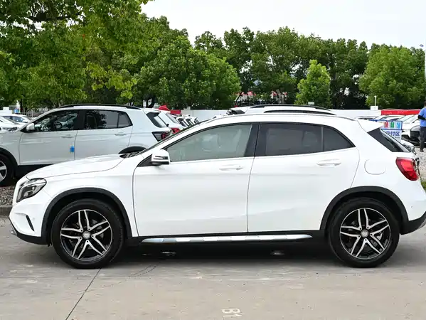 Mercedes-Benz GLA 2015