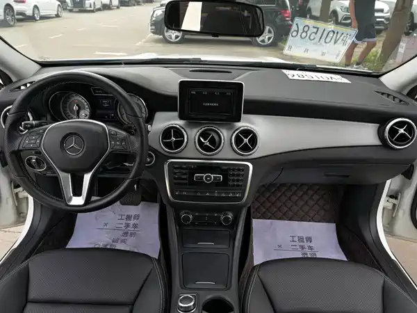 Mercedes-Benz GLA 2015