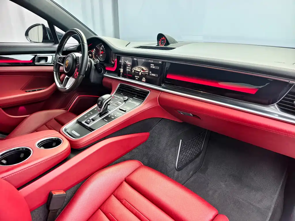Porsche Panamera 2018 — фото 19