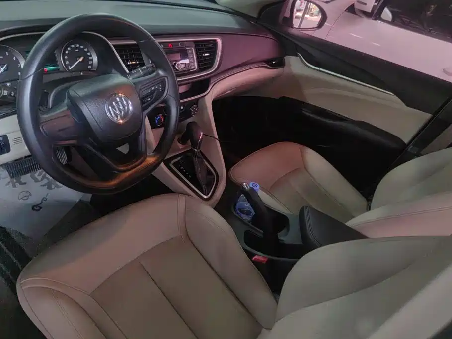 Buick Excelle GT 2017 — фото 12
