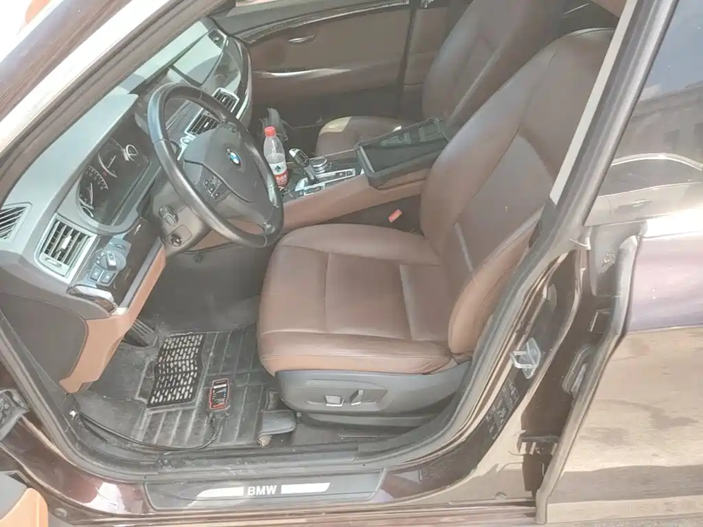 BMW 5 Series GT 2015 — фото 15