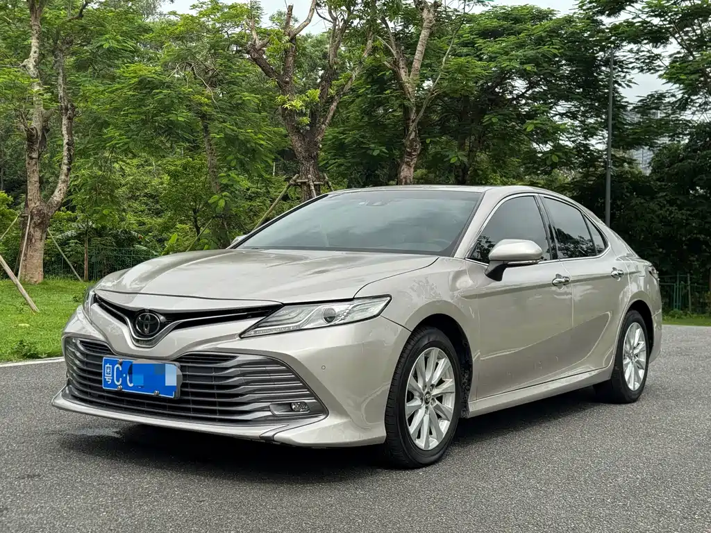 Toyota Camry 2020 — фото 1