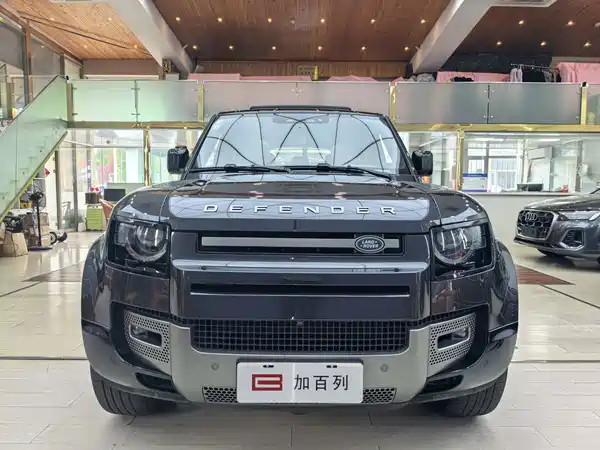 Land Rover Defender 2025