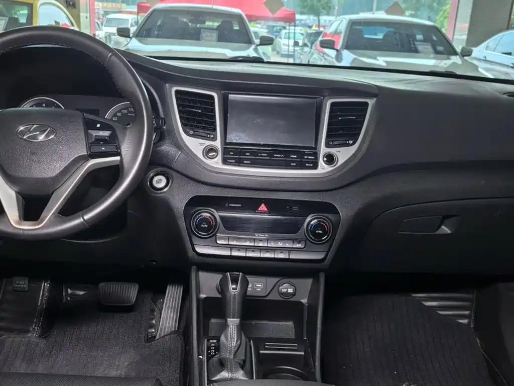 Hyundai Tucson 2017 — фото 14