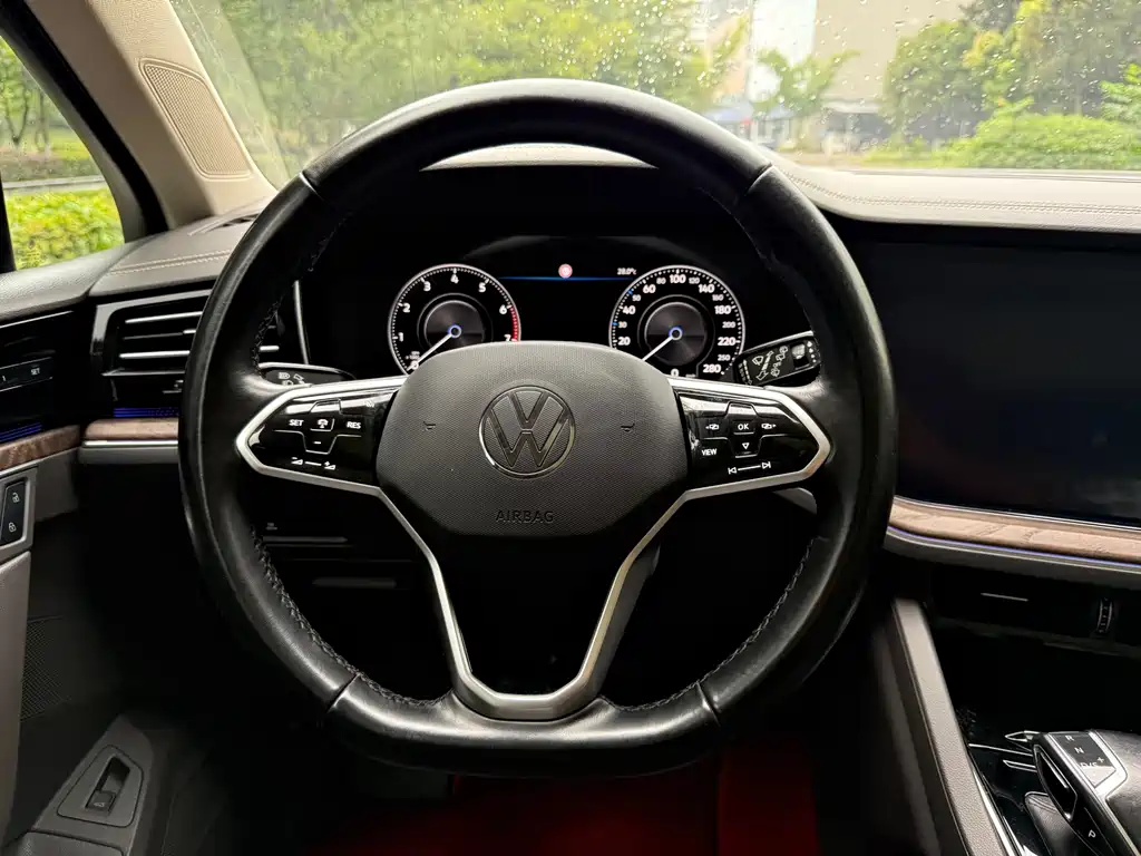 Volkswagen Touareg 2021 — фото 10