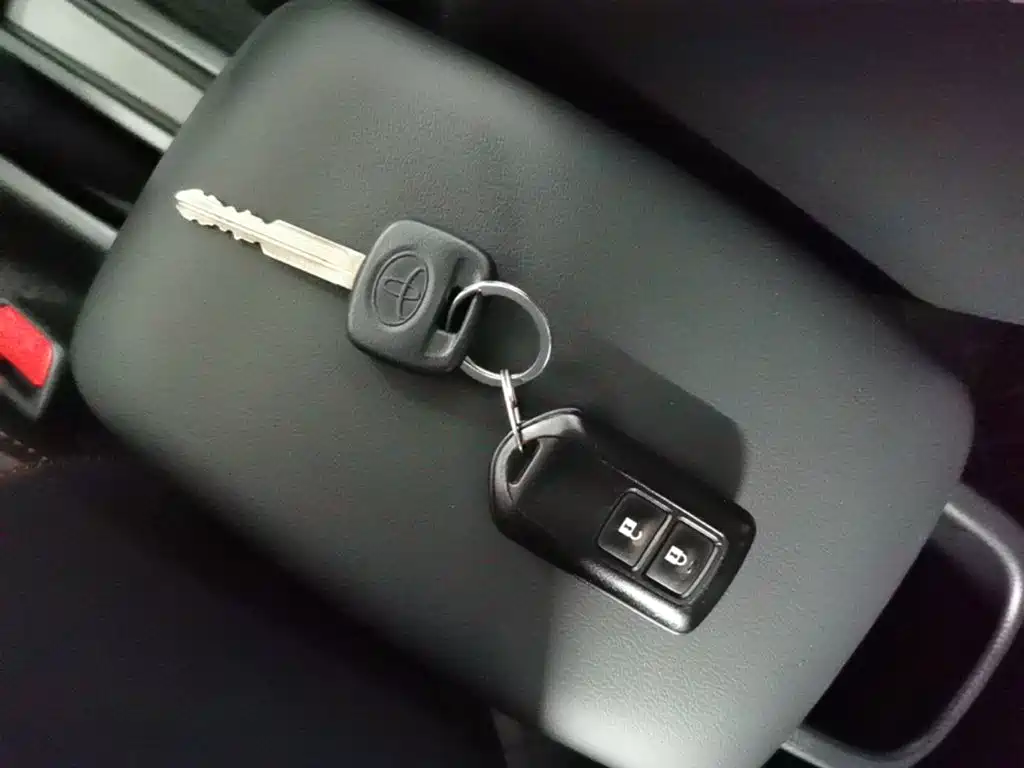 Toyota Yaris L 2021 — фото 15