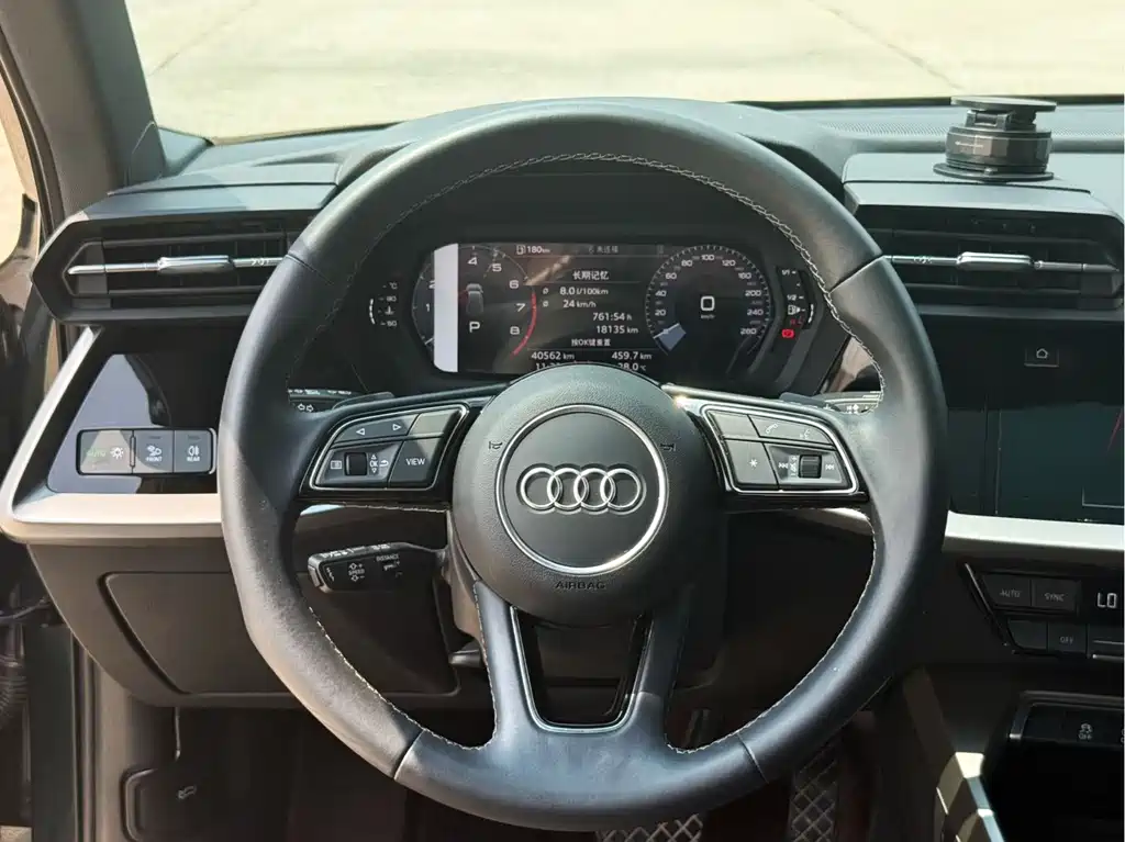 Audi A3 2023 — фото 19