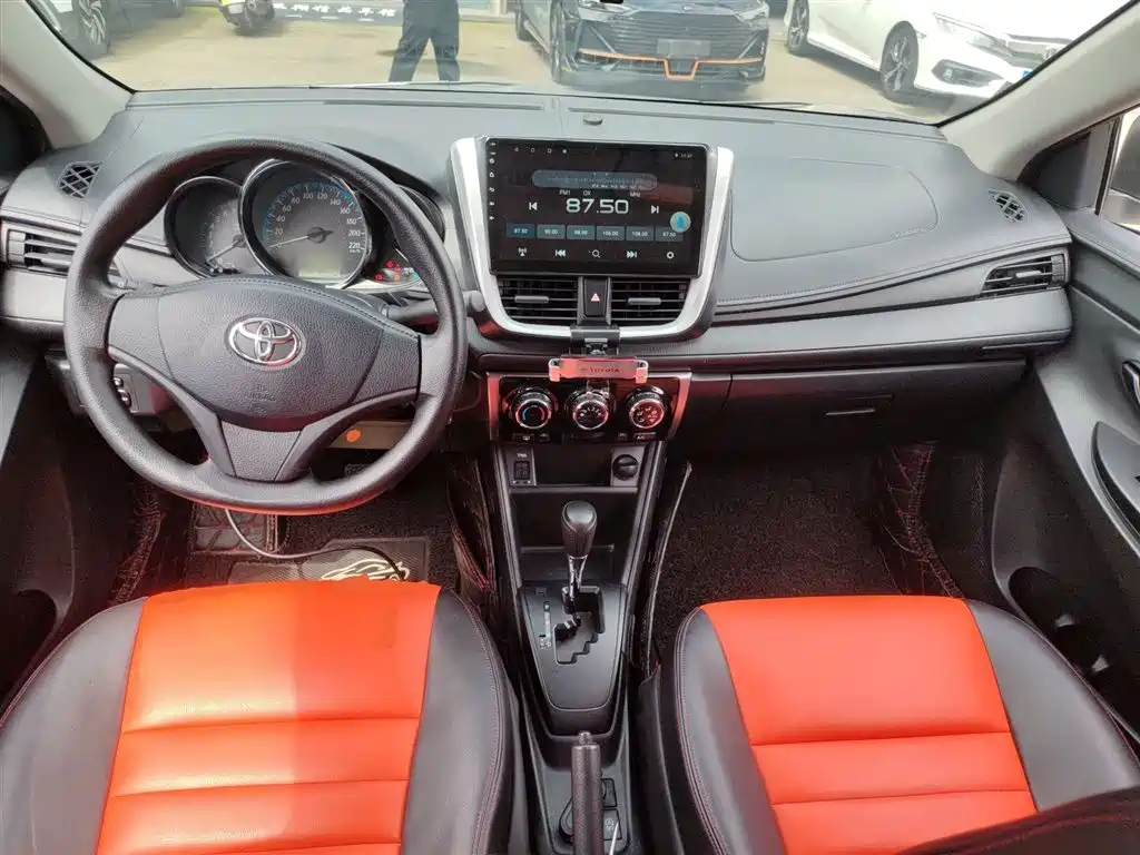 Toyota Yaris L 2019 — фото 10