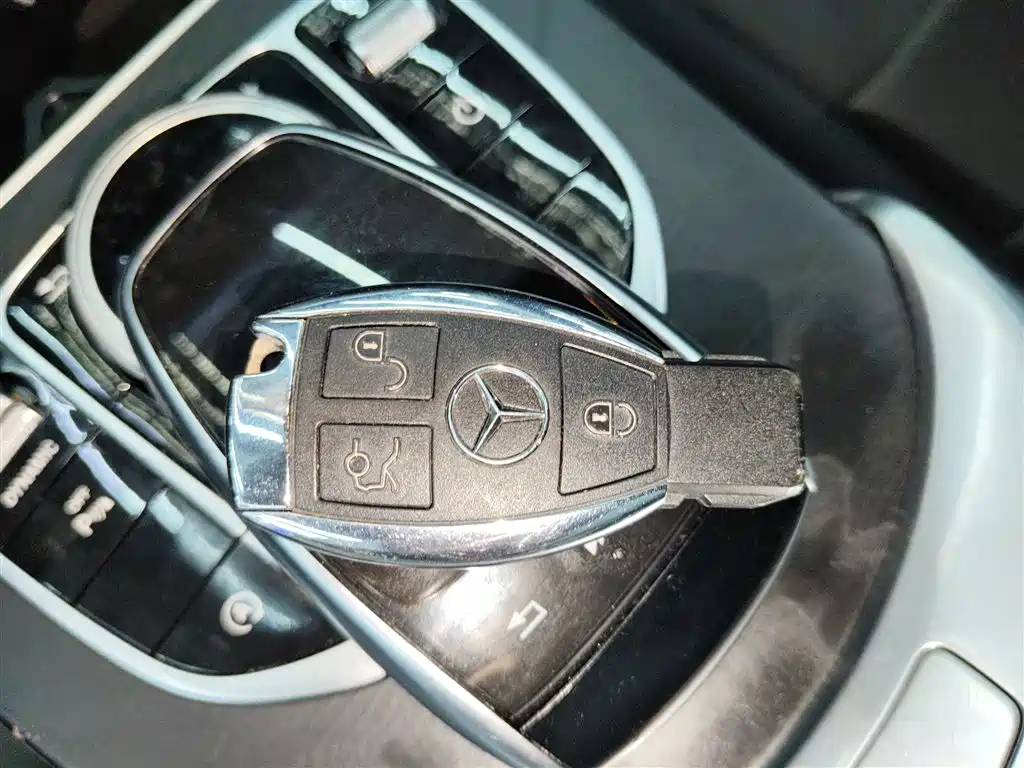 Mercedes-Benz C-Class 2018 — фото 9