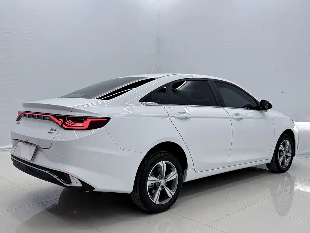 Geely Emgrand L Hip 2025 — фото 14