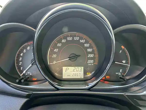 Toyota Yaris L 2022