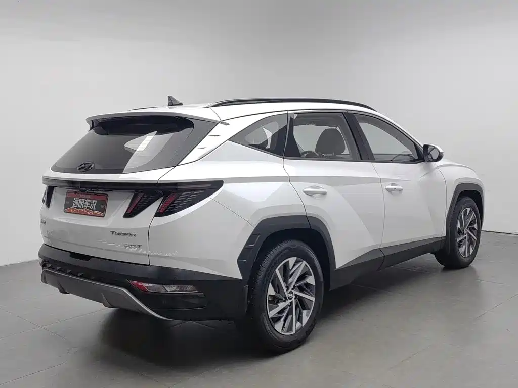 Hyundai Tucson 2023 — фото 2