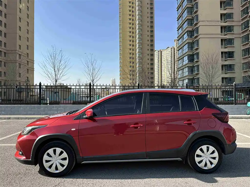Toyota Yaris L 2021 — фото 13