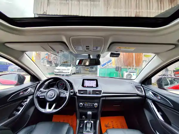 Mazda 3 Axela 2018