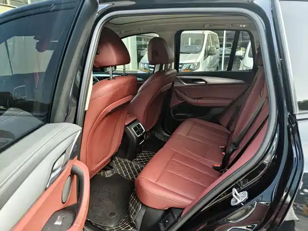 BMW iX3 2024
